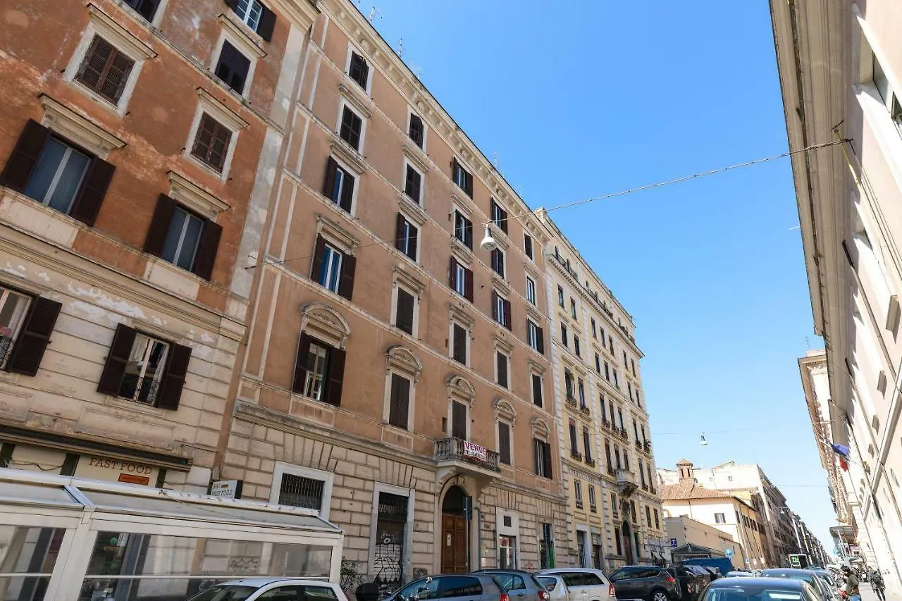 Rome As You Feel - Vittorio Colorful Design Apartment 0*,  Italia