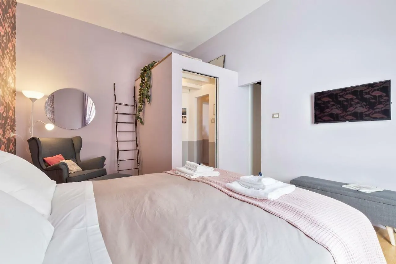 Rome As You Feel - Vittorio Colorful Design Apartment