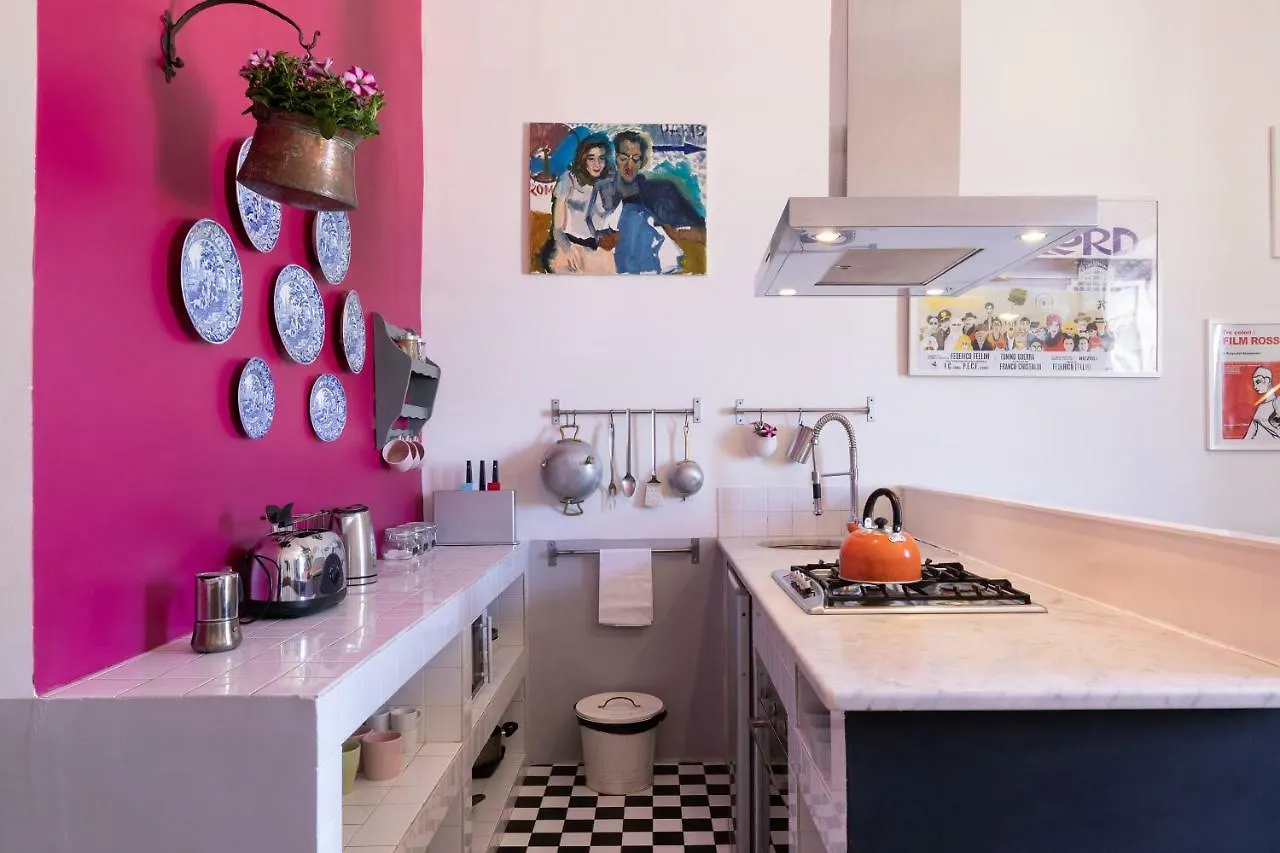 Rome As You Feel - Vittorio Colorful Design Apartment Italy