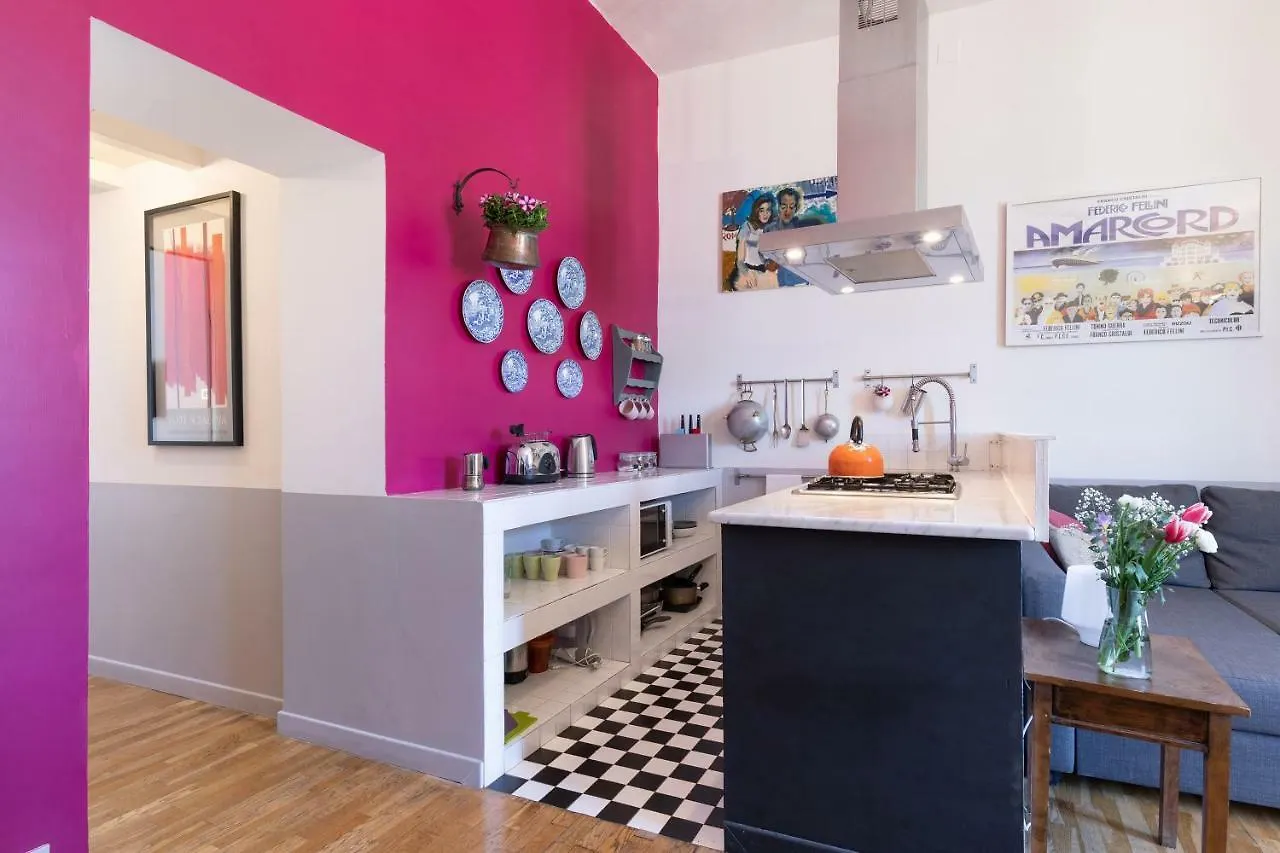 Rome As You Feel - Vittorio Colorful Design Apartment